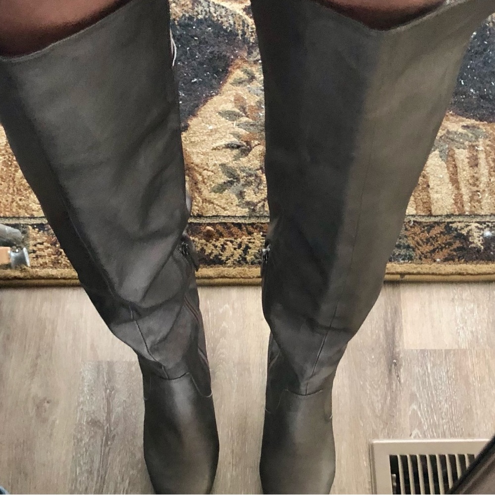 Faux leather WIDE over the knee boots.👢
